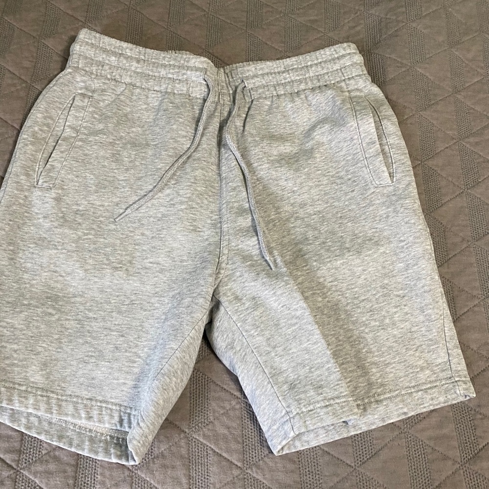H&M Men’s grey sweat shorts size small